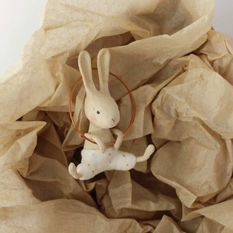 Кролик в кольце из коллекции "ЦИРК", беж